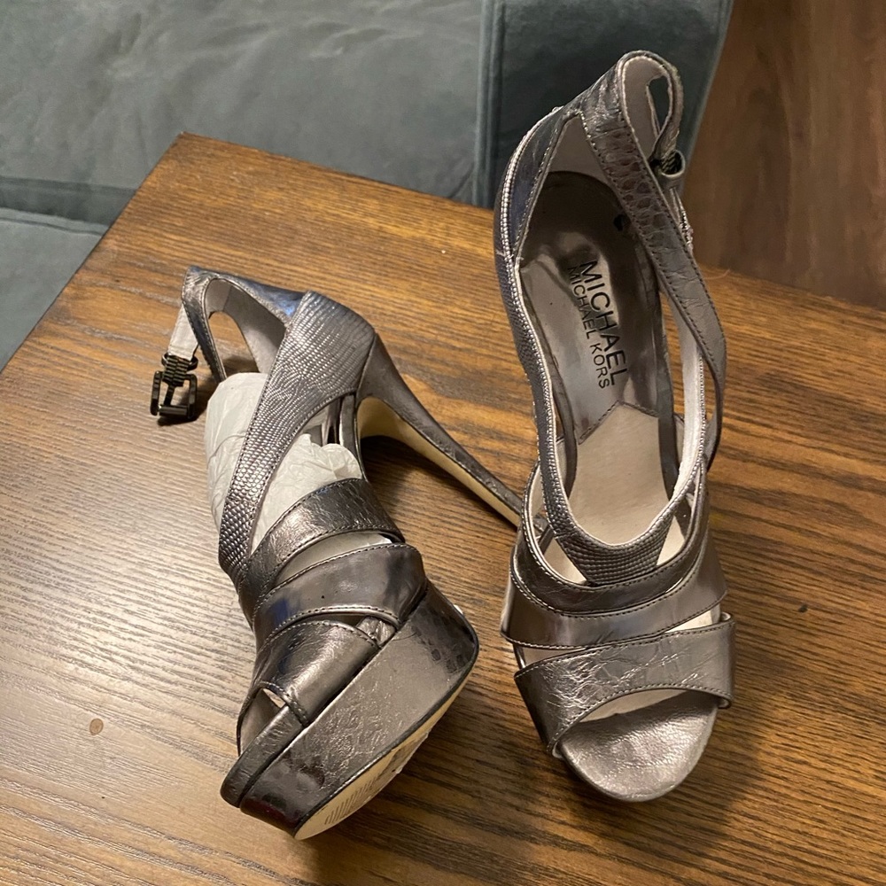 Michael Kors Shoes Brand New never wear it.